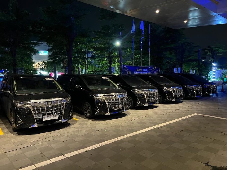 Sewa Alphard Jakarta - JRA Rental
