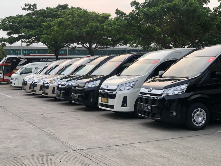 Sewa Mobil Hiace Jakarta | JRA Rental